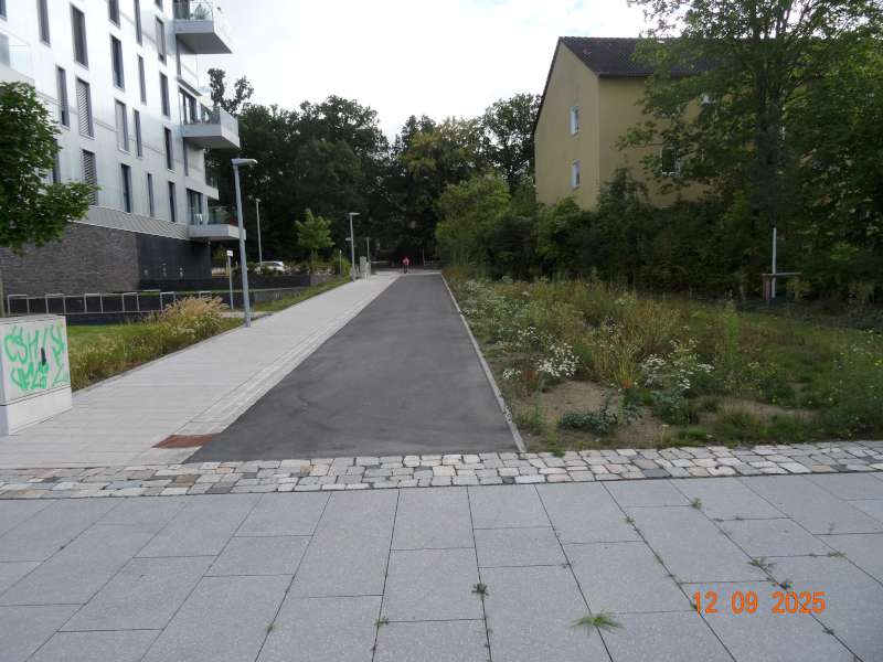 Bild 16: Feuerwehrzufahrt